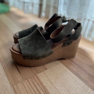 Franco Sarto Womens Juliette Green Suede Platform Sandals Sz. 6